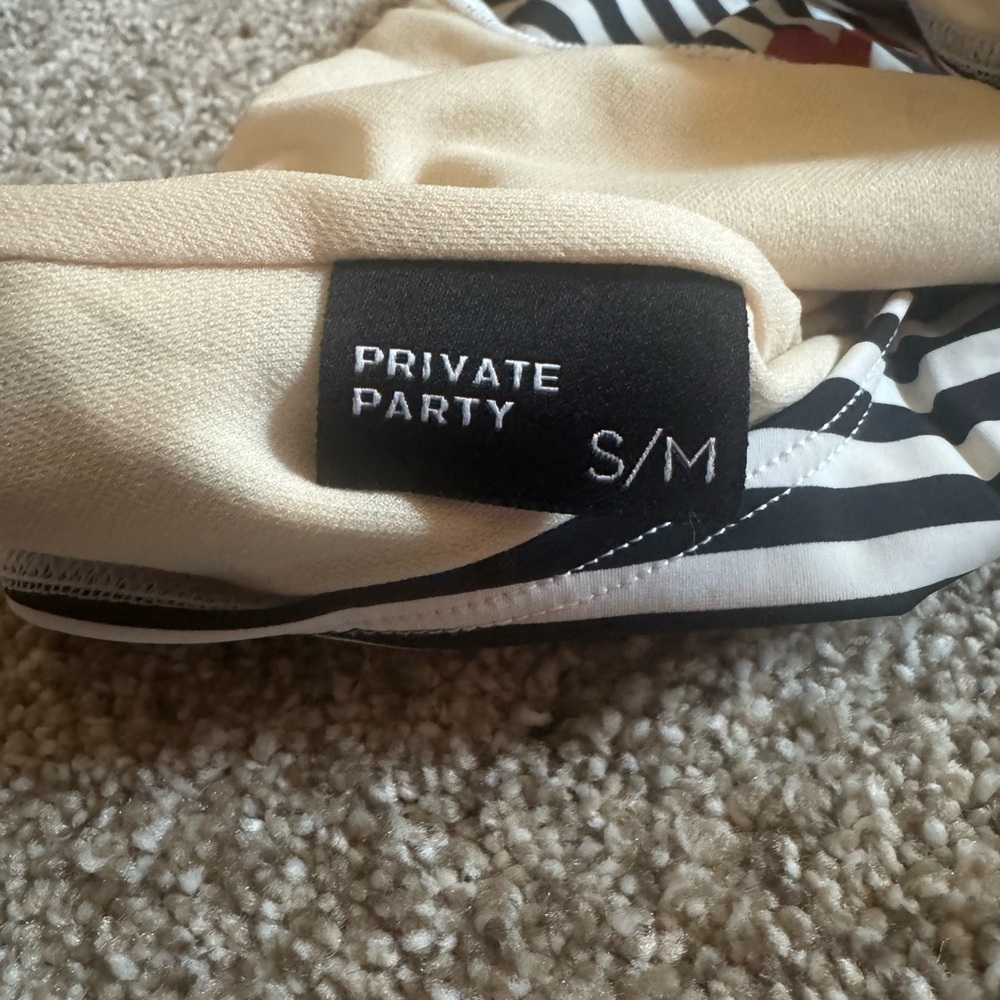 PRIVATE PARTY x UO Collab Exclusive Black and White Striped Swimsuit - Ciao - Picture 5 of 7